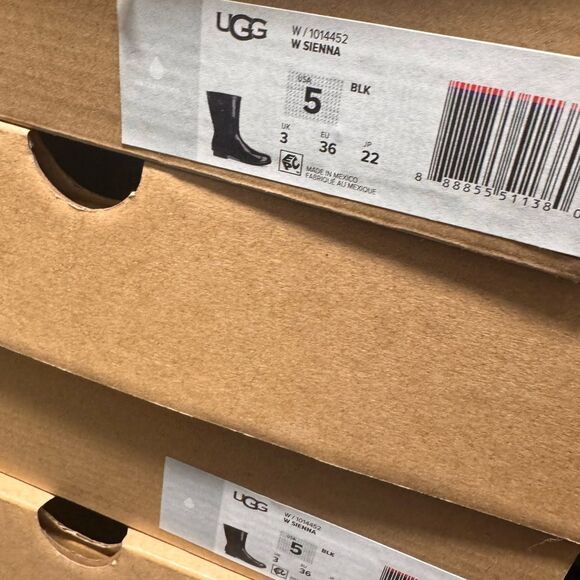 UGG Sienna Rain Boot - Picture 3 of 3